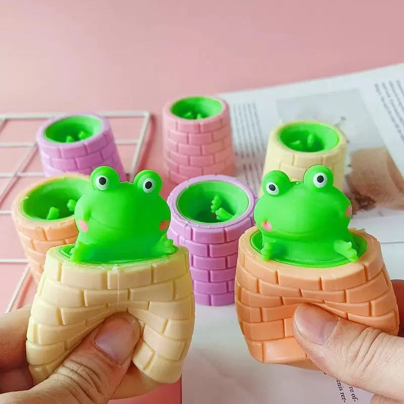 FROG SURPRISE SQUISHY STRESS TOY 🐸💖