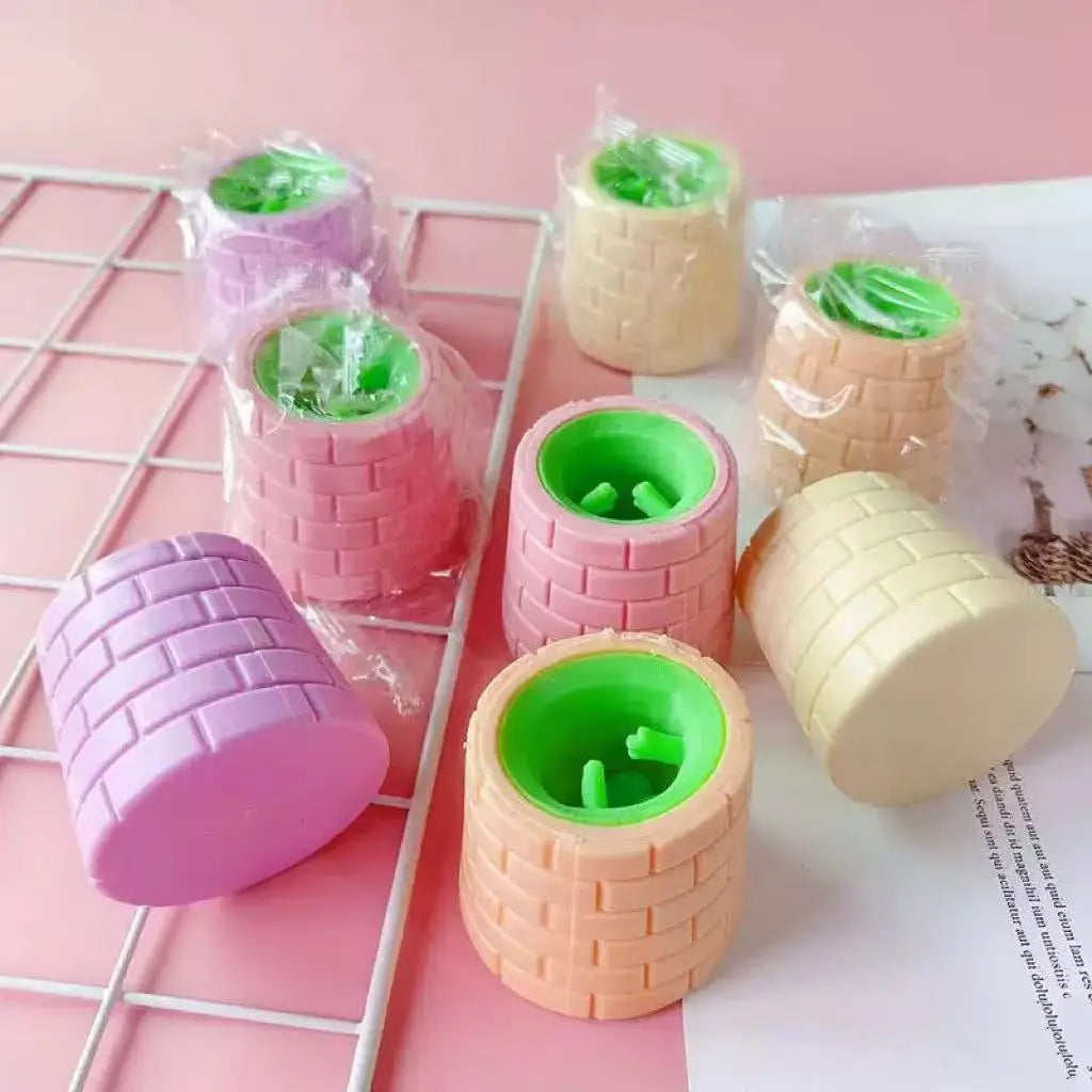 FROG SURPRISE SQUISHY STRESS TOY 🐸💖